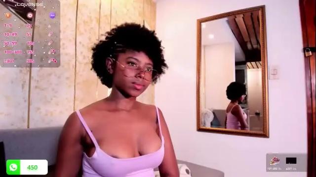Image 8 of violeta_ruiz_ Stream on Chaturbate on 1 month ago