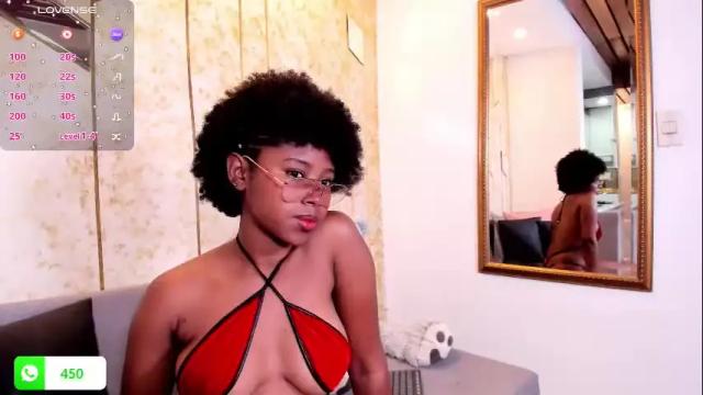 Image 7 of violeta_ruiz_ Stream on Chaturbate on 1 month ago