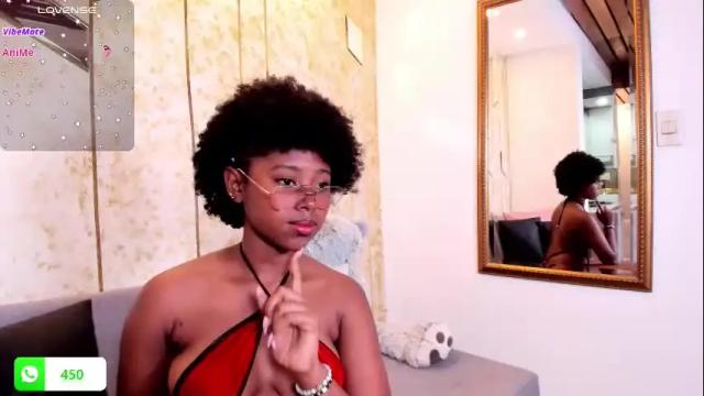 Image 8 of violeta_ruiz_ Stream on Chaturbate on 1 month ago