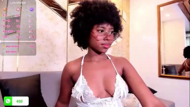 Image 8 of violeta_ruiz_ Stream on Chaturbate on 1 month ago