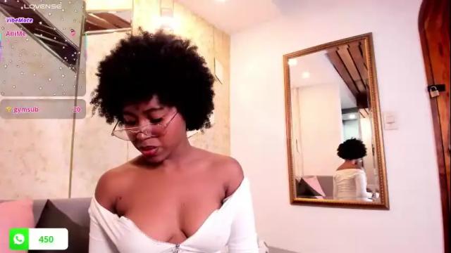 Image 10 of violeta_ruiz_ Stream on Chaturbate on 1 month ago