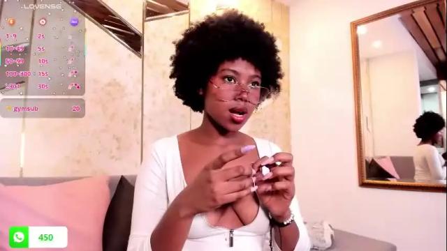 Image 3 of violeta_ruiz_ Stream on Chaturbate on 1 month ago