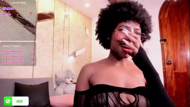 Image 10 of violeta_ruiz_ Stream on Chaturbate on 1 month ago
