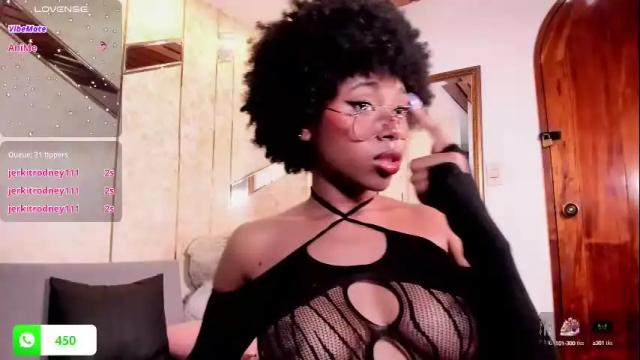 Image 12 of violeta_ruiz_ Stream on Chaturbate on 1 month ago