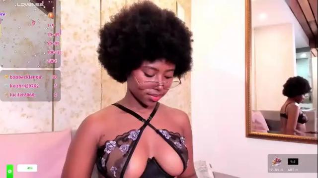 Image 6 of violeta_ruiz_ Stream on Chaturbate on 1 month ago