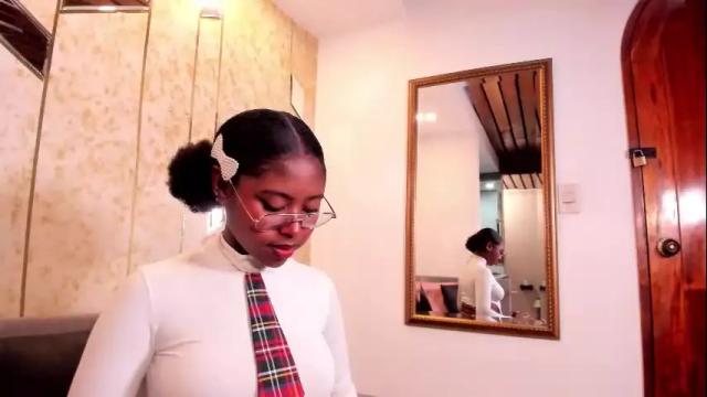 Image 4 of violeta_ruiz_ Stream on Chaturbate on 1 month ago