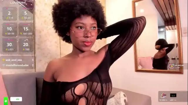 Image 4 of violeta_ruiz_ Stream on Chaturbate on 28 days ago