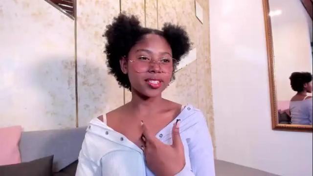 Image 4 of violeta_ruiz_ Stream on Chaturbate on 25 days ago