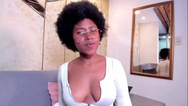 Image 10 of violeta_ruiz_ Stream on Chaturbate on 17 days ago