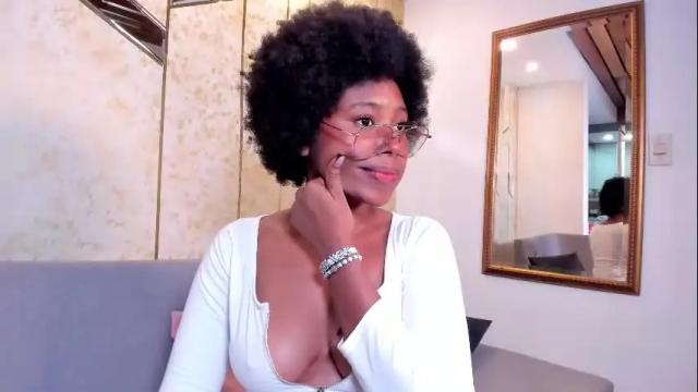 Image 12 of violeta_ruiz_ Stream on Chaturbate on 17 days ago