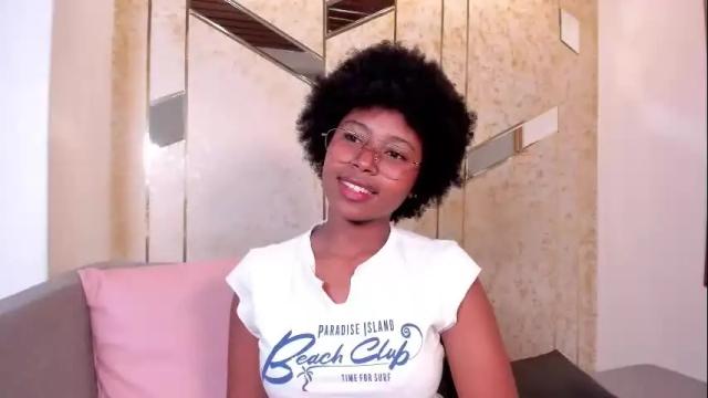 Image 6 of violeta_ruiz_ Stream on Chaturbate on 16 days ago