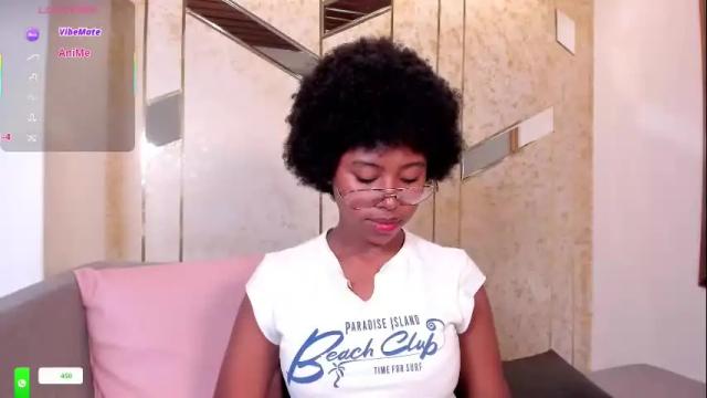 Image 7 of violeta_ruiz_ Stream on Chaturbate on 16 days ago