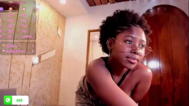 Image 4 of violeta_ruiz_ Stream on Chaturbate on 10 days ago