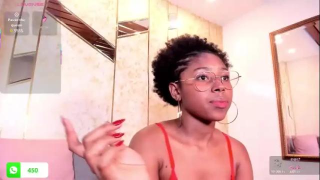 Image 12 of violeta_ruiz_ Stream on Chaturbate on 8 days ago