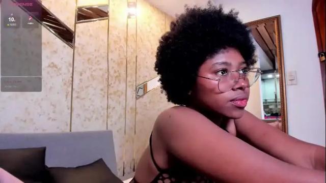 Image 3 of violeta_ruiz_ Stream on Chaturbate on 20 hours ago