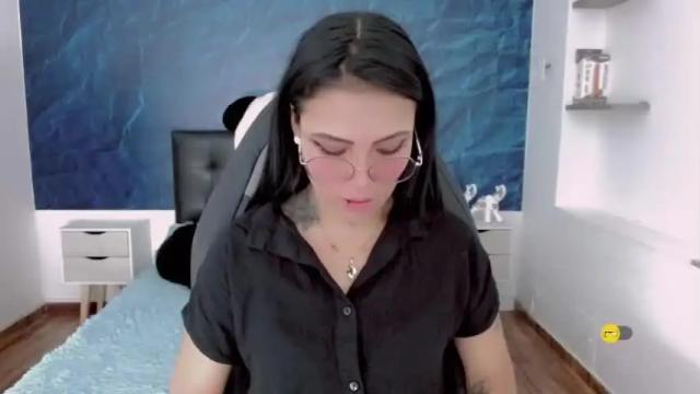 Image 4 of violeta_vegaa Stream on Chaturbate on 14 months ago