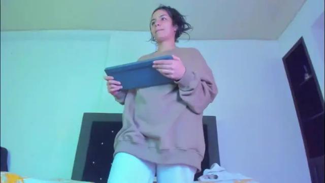 Image 12 of violetadumsper Stream on Chaturbate on 2 days ago