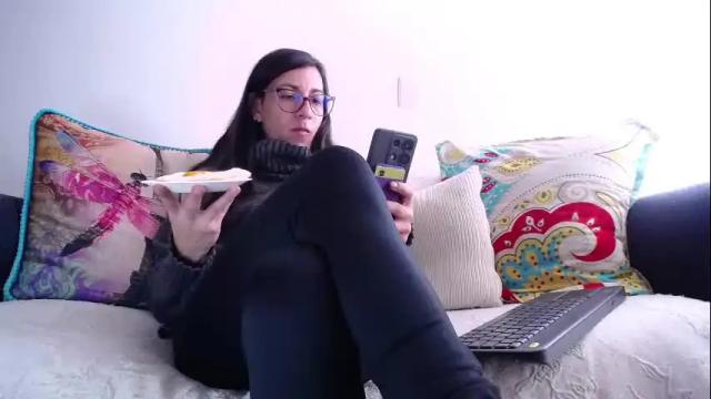 Image 3 of violetagomez_co Stream on Chaturbate on 1 month ago