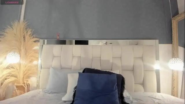 Image 4 of violetahayes Stream on Chaturbate on 4 months ago
