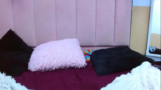 Image 8 of violetalittlee Stream on Chaturbate on 20 days ago