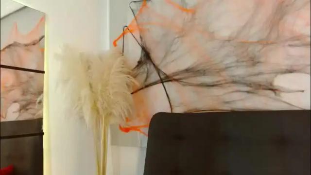 Image 12 of violetarainn Stream on Chaturbate on 16 hours ago