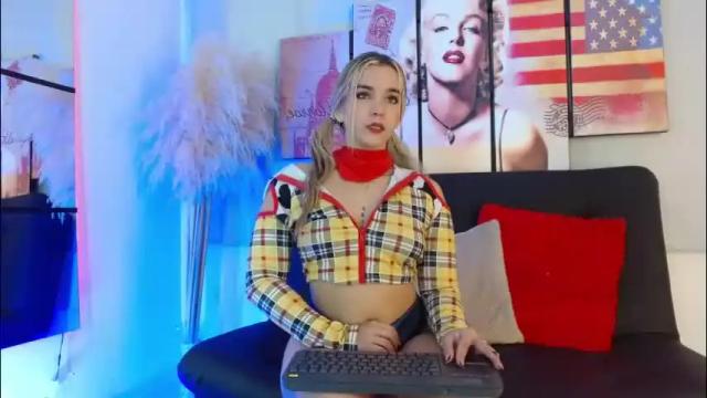 Image 4 of violetarainn Stream on Chaturbate on 10 days ago