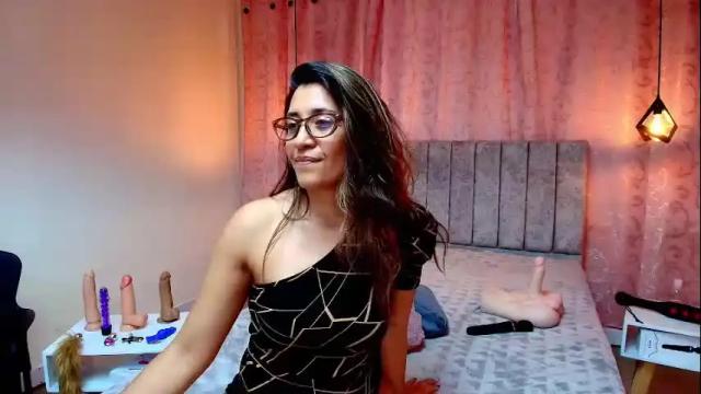 Image 2 of violetascott_ Stream on Chaturbate on 19 days ago