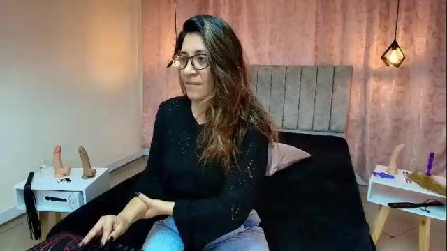 Image 2 of violetascott_ Stream on Chaturbate on 3 days ago