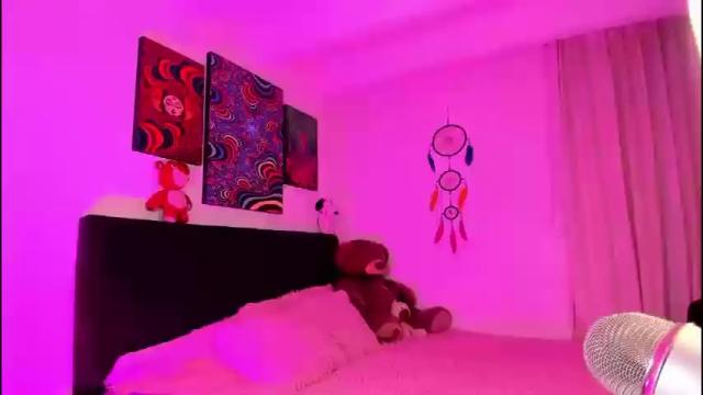 Image 3 of violetbunnyy1 Stream on Chaturbate on 1 month ago