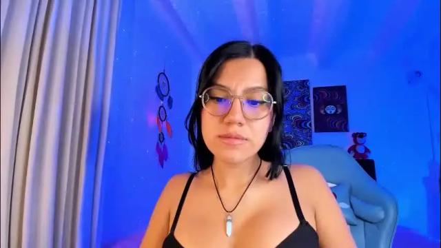 Image 12 of violetbunnyy1 Stream on Chaturbate on 1 month ago