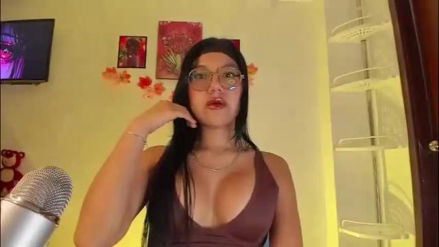 Image 7 of violetbunnyy1 Stream on Chaturbate on 2 months ago