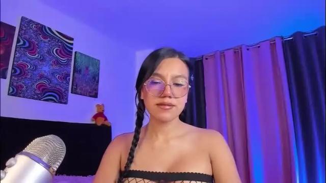 Image 12 of violetbunnyy1 Stream on Chaturbate on 2 months ago