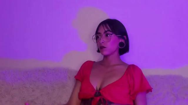 Image 2 of violeth00 Stream on Chaturbate on 15 months ago