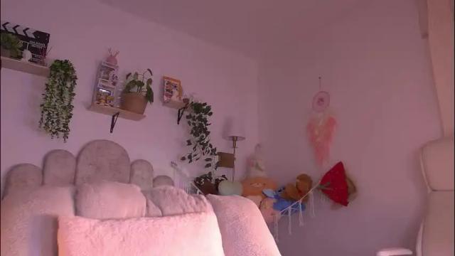 Image 3 of violeth___ Stream on Chaturbate on 26 days ago