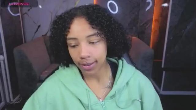 Image 7 of violeth_b Stream on Chaturbate on 1 month ago