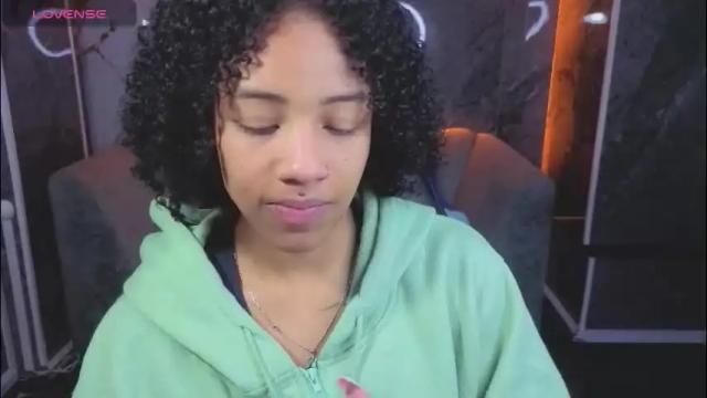 Image 8 of violeth_b Stream on Chaturbate on 1 month ago