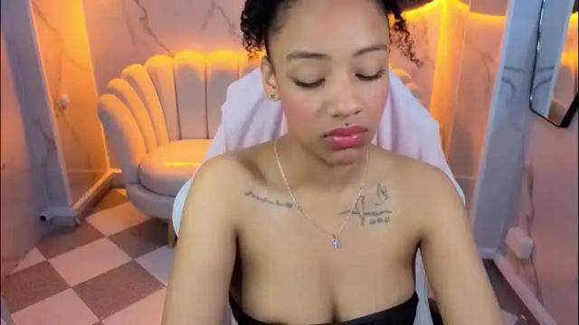 Image 6 of violeth_b Stream on Chaturbate on 1 month ago