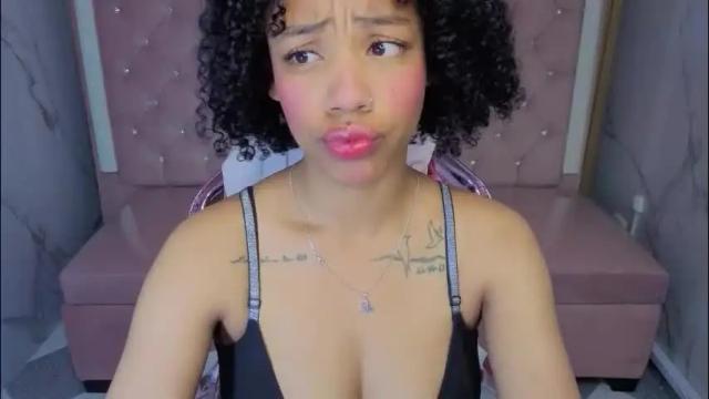 Image 3 of violeth_b Stream on Chaturbate on 1 month ago