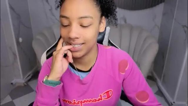 Image 11 of violeth_b Stream on Chaturbate on 22 days ago