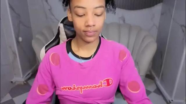 Image 12 of violeth_b Stream on Chaturbate on 22 days ago