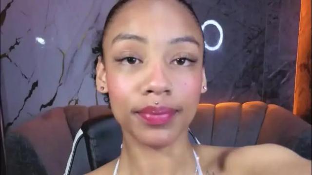 Image 6 of violeth_b Stream on Chaturbate on 18 days ago