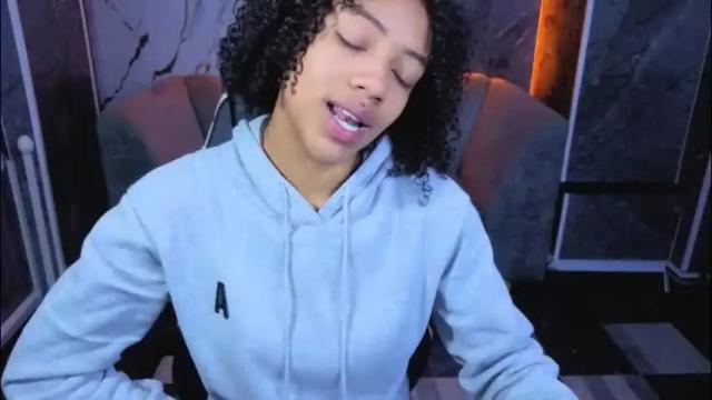 Image 6 of violeth_b Stream on Chaturbate on 15 days ago