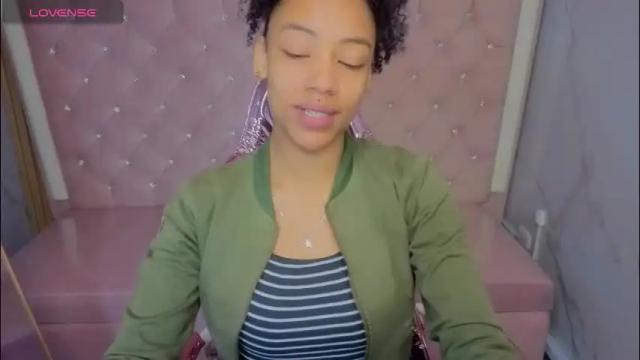 Image 3 of violeth_b Stream on Chaturbate on 10 days ago