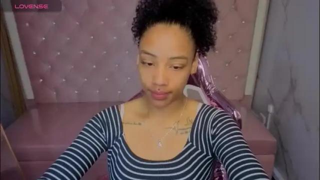 Image 6 of violeth_b Stream on Chaturbate on 10 days ago