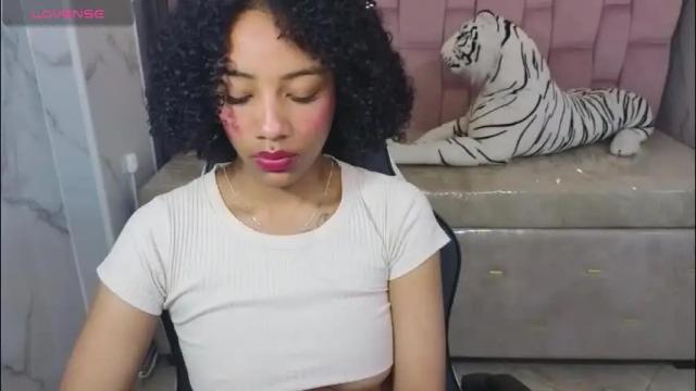Image 8 of violeth_b Stream on Chaturbate on 6 days ago