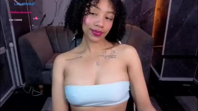 Image 10 of violeth_b Stream on Chaturbate on 6 hours ago