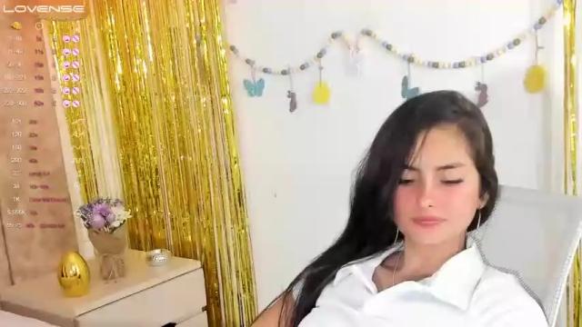 Image 2 of violethilton Stream on Chaturbate on 13 months ago