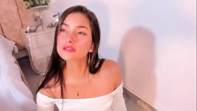 Image 10 of violethilton Stream on Chaturbate on 12 days ago