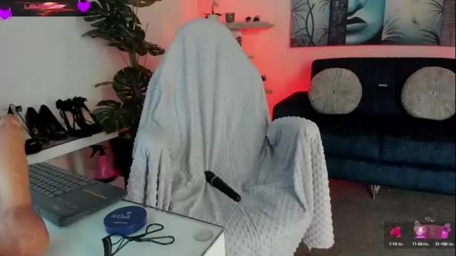 Image 3 of violetparkker Stream on Chaturbate on 21 days ago