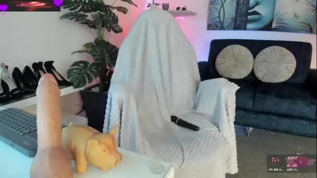 Image 2 of violetparkker Stream on Chaturbate on 11 days ago